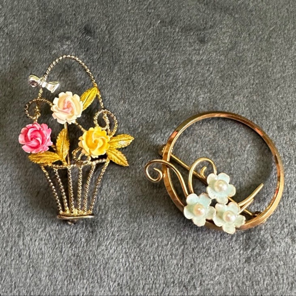 2 Creed Brooches Sterling Gold Filled 28$